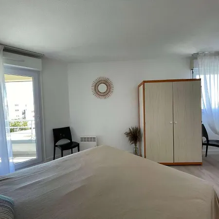 Lumineux, Piscine Chauffee, Parking Privatif - Fr-1-224c-305 Apartment *